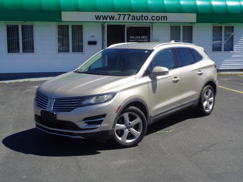 Used 2017 Lincoln MKC Premiere image 5