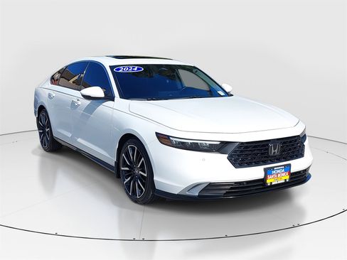 Used 2024 Honda Accord Touring image 3