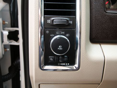 Used 2013 RAM 2500 Longhorn w/ Convenience Group AWD/4WD image 24