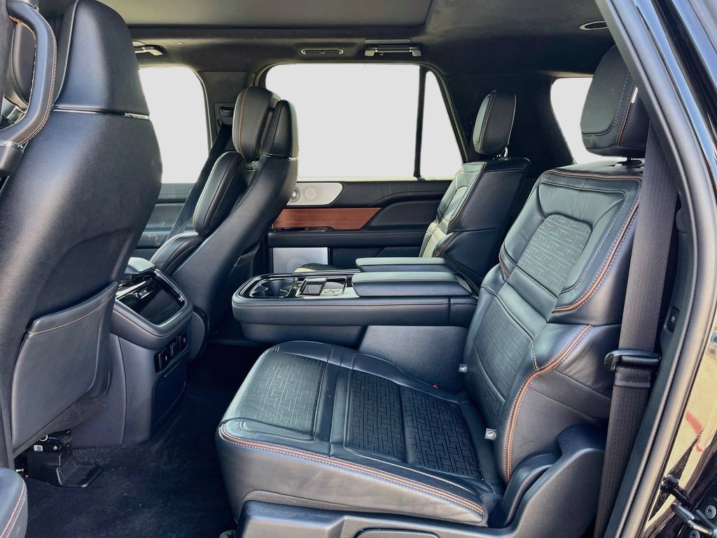 Used 2024 Lincoln Navigator L Black Label AWD/4WD image 26
