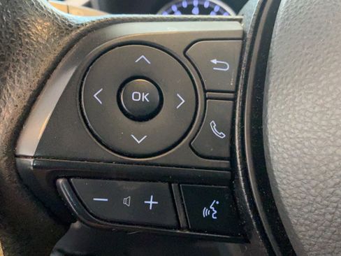 Used 2022 Toyota RAV4 XLE FWD image 18