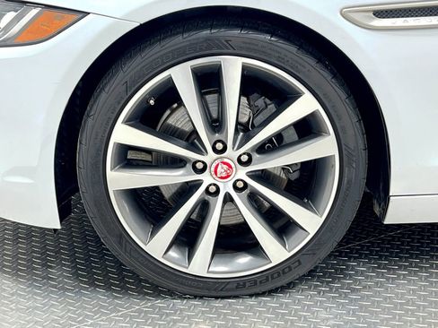 Used 2020 Jaguar XE S RWD image 35