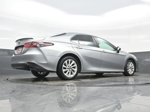 Used 2023 Toyota Camry LE image 30