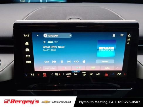 Used 2024 Lincoln Nautilus Premier image 19