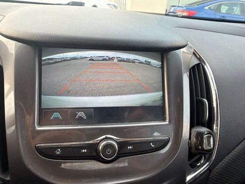 Used 2016 Chevrolet Cruze LT FWD image 17