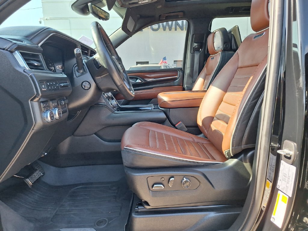 Used 2023 GMC Yukon Denali Ultimate AWD/4WD image 14