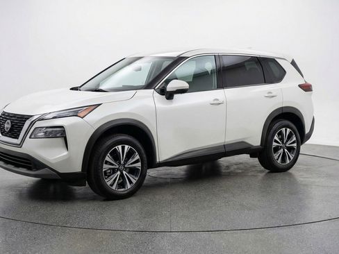 Used 2025 Nissan Rogue SV AWD/4WD image 3