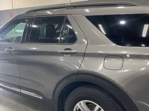 Used 2021 Ford Explorer XLT w/ Equipment Group 202A AWD/4WD image 4
