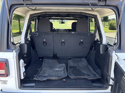 Used 2023 Jeep Wrangler Unlimited Sport AWD/4WD image 33