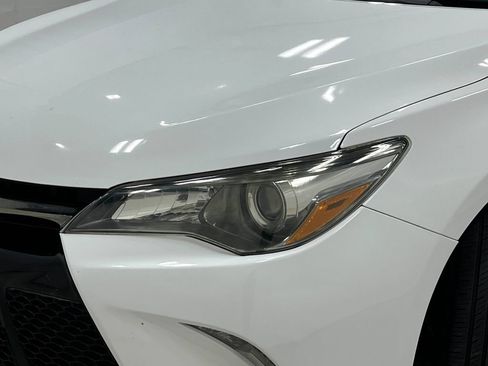 Used 2016 Toyota Camry SE FWD image 32
