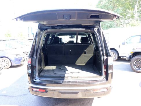 Used 2024 Jeep Wagoneer L Series II w/ Flexible Seating Group AWD/4WD image 62