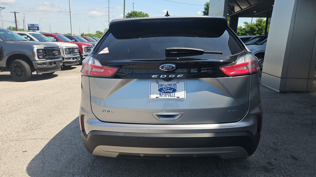 Used 2024 Ford Edge SEL AWD/4WD image 4