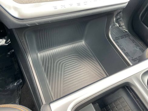 Used 2025 Ford Expedition Tremor AWD/4WD image 16
