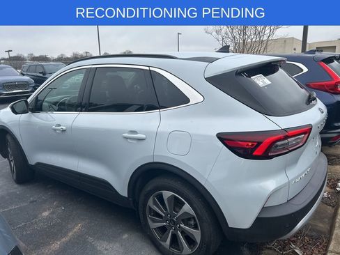 Used 2025 Ford Escape Platinum w/ Premium Technology Package image 10