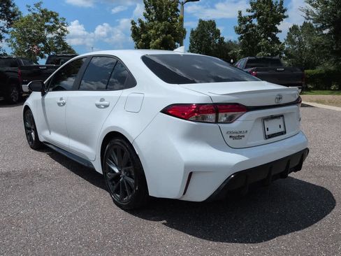 Used 2026 Toyota Corolla SE FWD image 4