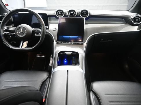 Used 2024 Mercedes-Benz GLC 300 4MATIC image 2