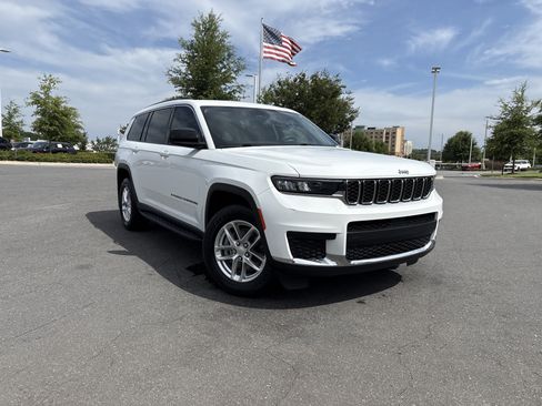Used 2021 Jeep Grand Cherokee L Laredo w/ Luxury Tech Group I RWD image 2