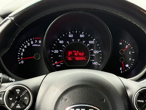 Used 2017 Kia Soul + w/ Designer's Package FWD image 8