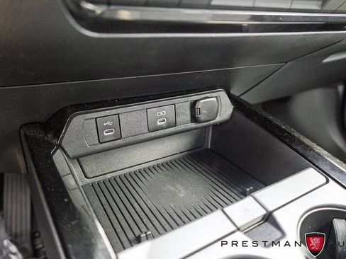 Used 2024 Toyota Prius LE FWD image 29