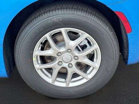 New 2027 Chrysler Pacifica Select FWD image 20