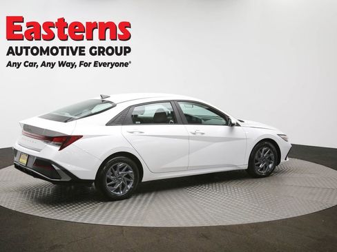 Used 2024 Hyundai Elantra SEL image 43