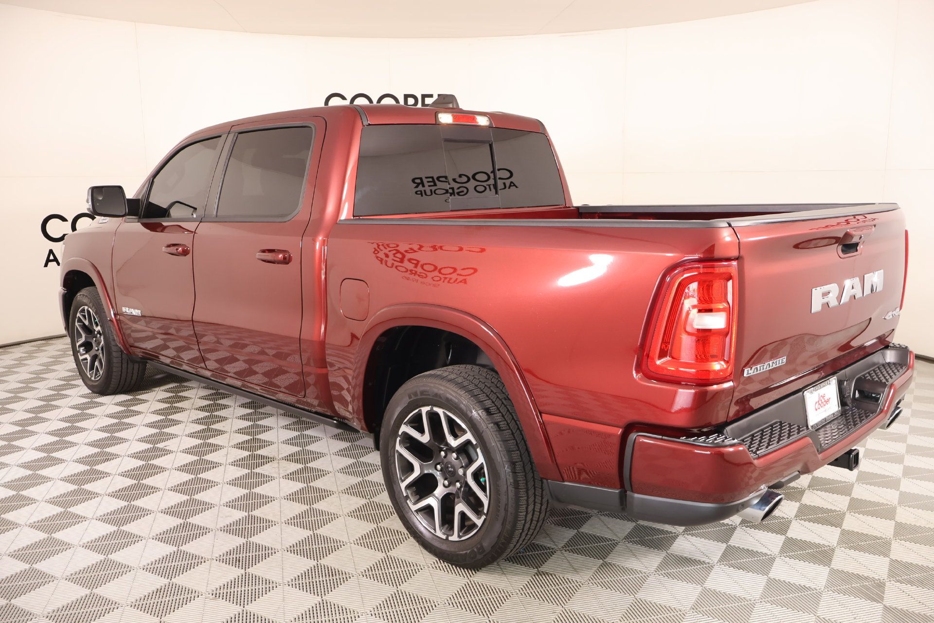 Used 2025 RAM 1500 Laramie w/ Laramie Southwest Edition AWD/4WD image 24