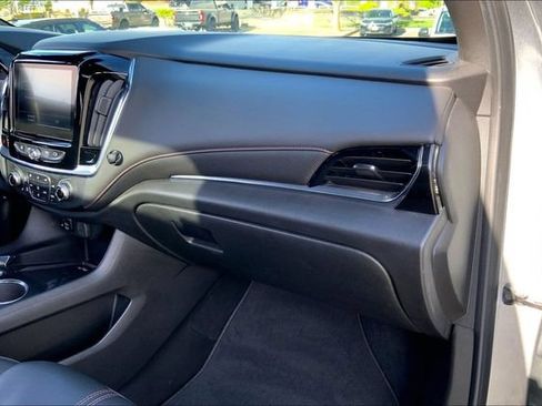 Used 2023 Chevrolet Traverse RS AWD/4WD image 16