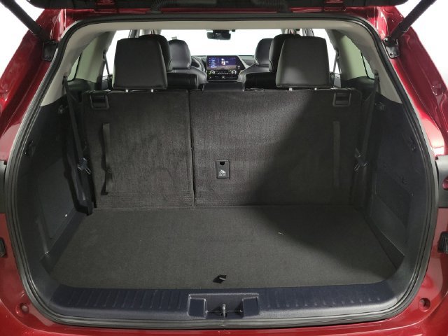 Used 2024 Toyota Highlander Platinum FWD image 28