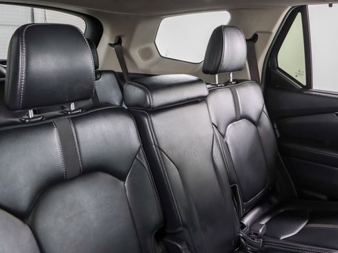 Used 2024 Honda Pilot Touring image 29