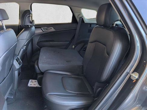 Used 2023 Kia Sportage EX AWD/4WD image 19