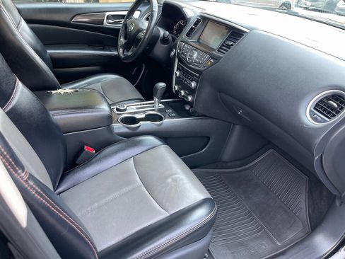 Used 2019 Nissan Pathfinder SL image 30