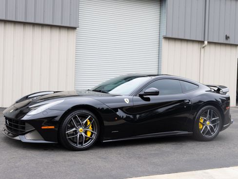 Used 2014 Ferrari F12 Berlinetta image 7