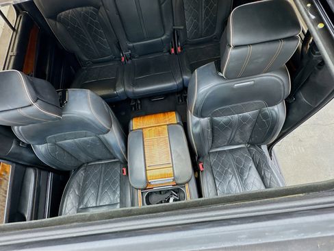 Used 2022 Jeep Grand Wagoneer Series III w/ Flexible Seating Group image 14