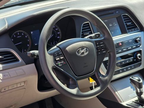 Used 2016 Hyundai Sonata SE FWD image 19