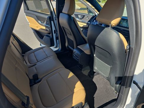 Used 2021 Lincoln Corsair Reserve w/ Elements Package image 11