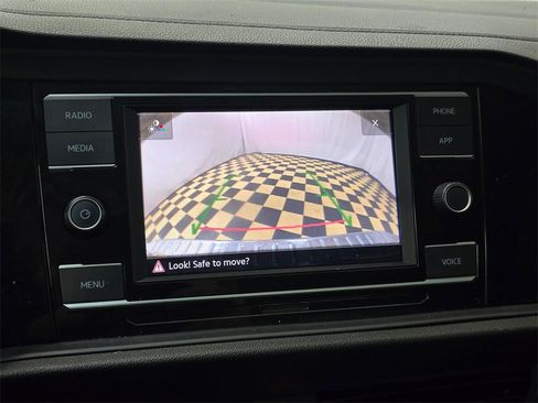 Used 2023 Volkswagen Jetta SE w/ Panoramic Sunroof Package image 30