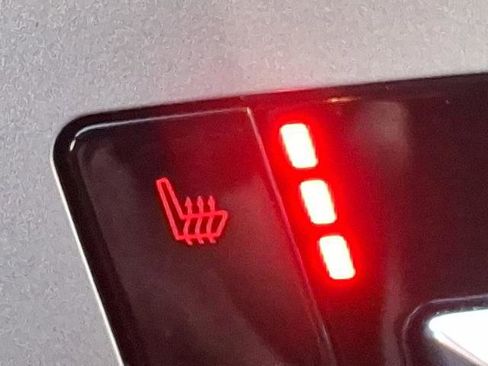 Certified 2022 Ford Explorer XLT w/ Equipment Group 202A image 24