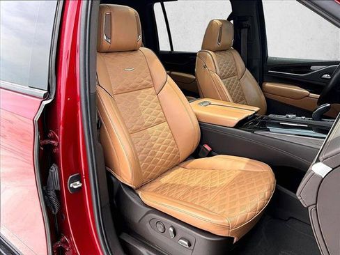 Used 2022 Cadillac Escalade ESV Sport RWD image 9