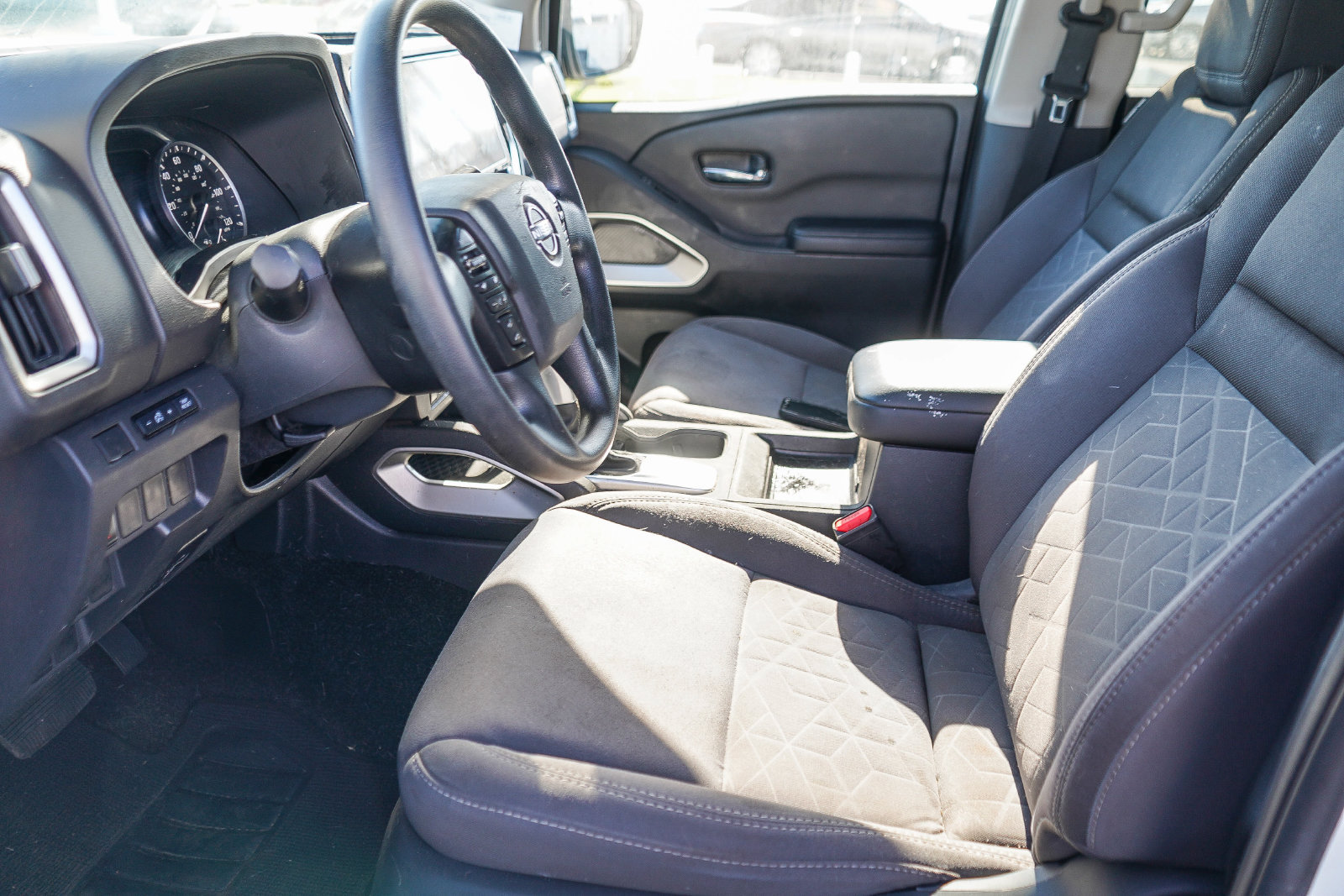 Used 2025 Nissan Frontier SV RWD image 12