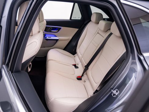 Used 2023 Mercedes-Benz GLC 300 4MATIC image 18