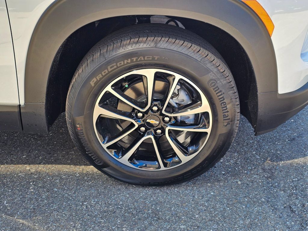 New 2026 Chevrolet TrailBlazer LT AWD/4WD image 9