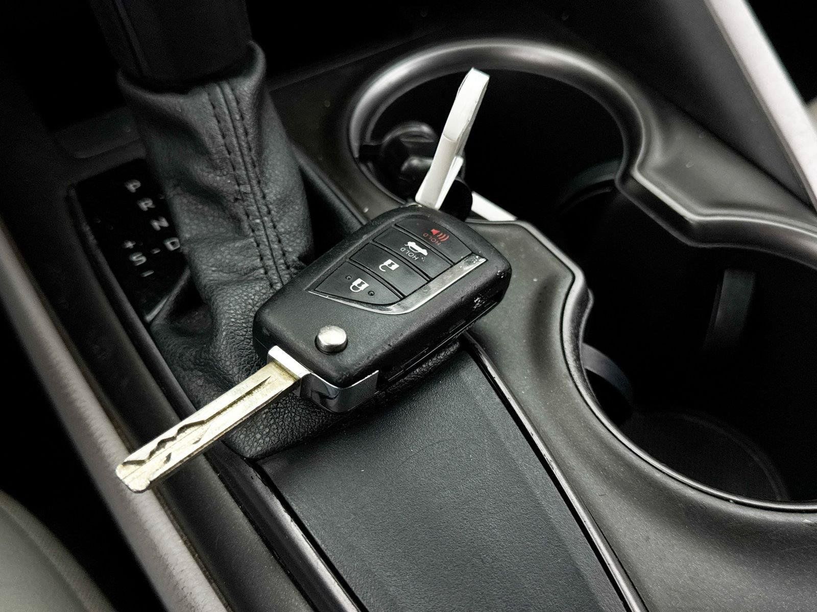 Used 2021 Toyota Camry SE FWD image 34