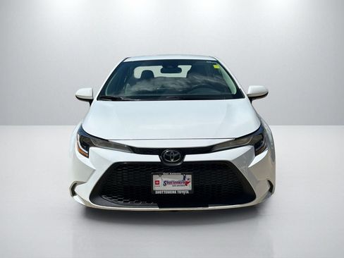 Used 2021 Toyota Corolla LE FWD image 2