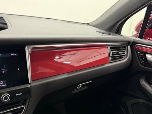 Certified 2024 Porsche Macan image 59