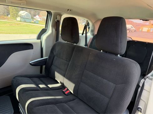 Used 2016 Dodge Grand Caravan American Value Package image 33