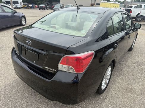Used 2013 Subaru Impreza 2.0i Premium w/ All-Weather Pkg AWD/4WD image 5