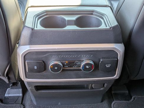 Used 2024 Ford Expedition XLT RWD image 32