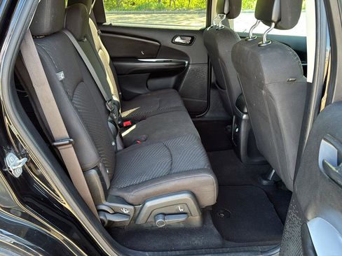 Used 2017 Dodge Journey SE w/ Flexible Seating Group FWD image 24