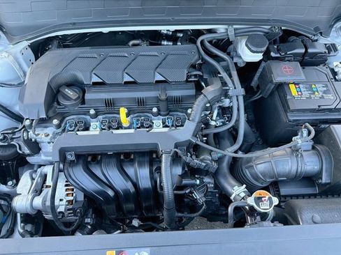 Used 2024 Hyundai Venue SEL FWD image 28