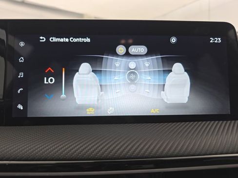 Used 2025 Nissan Kicks SR image 29